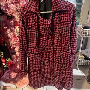 Chic Pink Houndstooth Trench Coat
